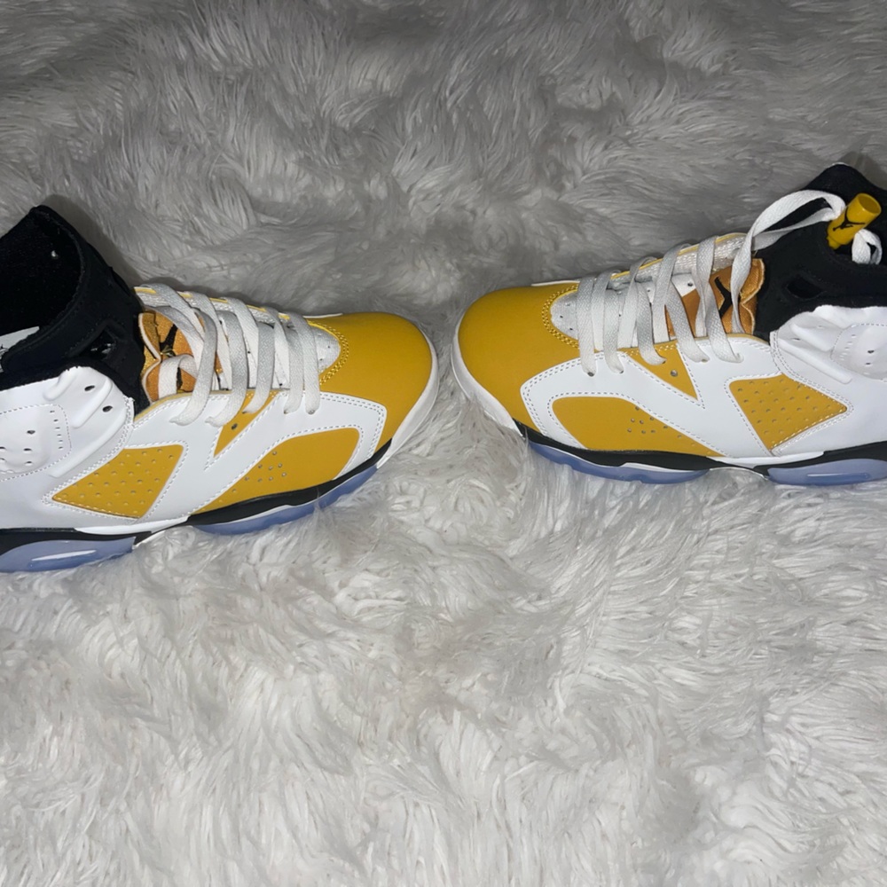 Yellow/Black & White NEW sneakers!